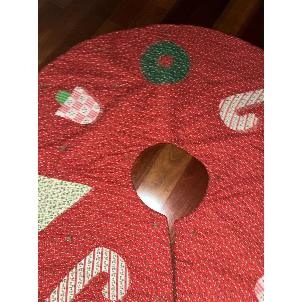 Vintage Quilted Tree Skirt‎